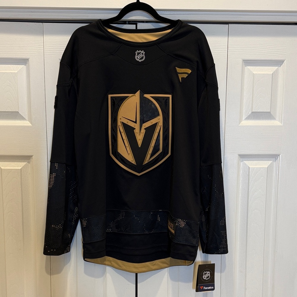 Fanatics Men's Black and Gold Crewneck Sweater